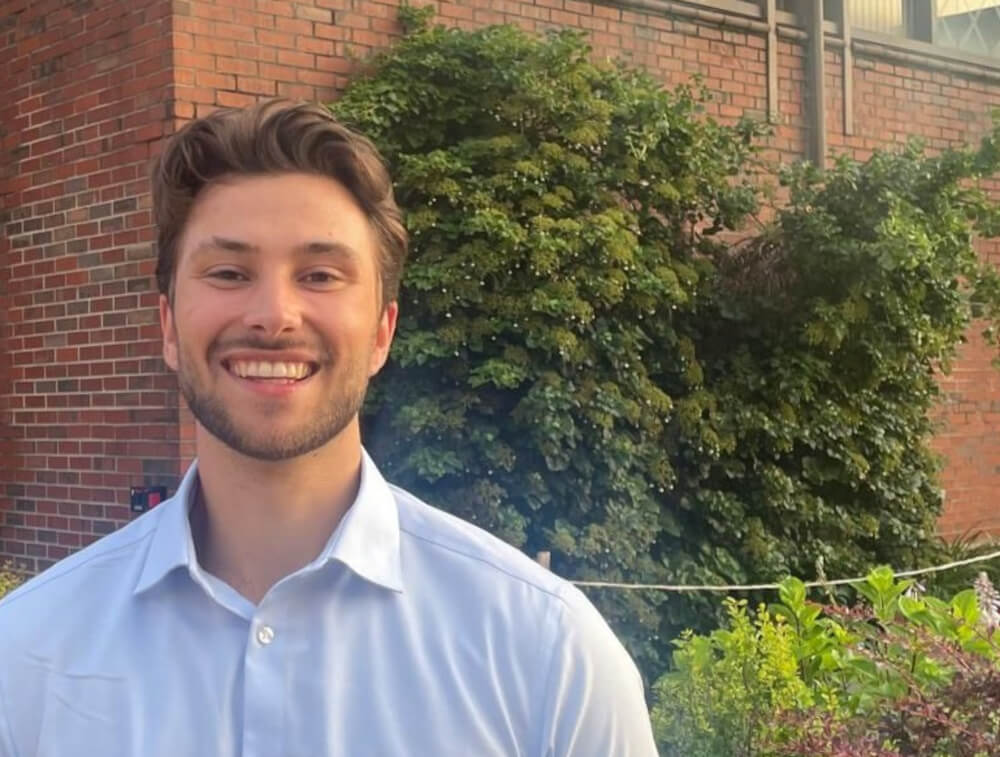 Do your internship at Apricum